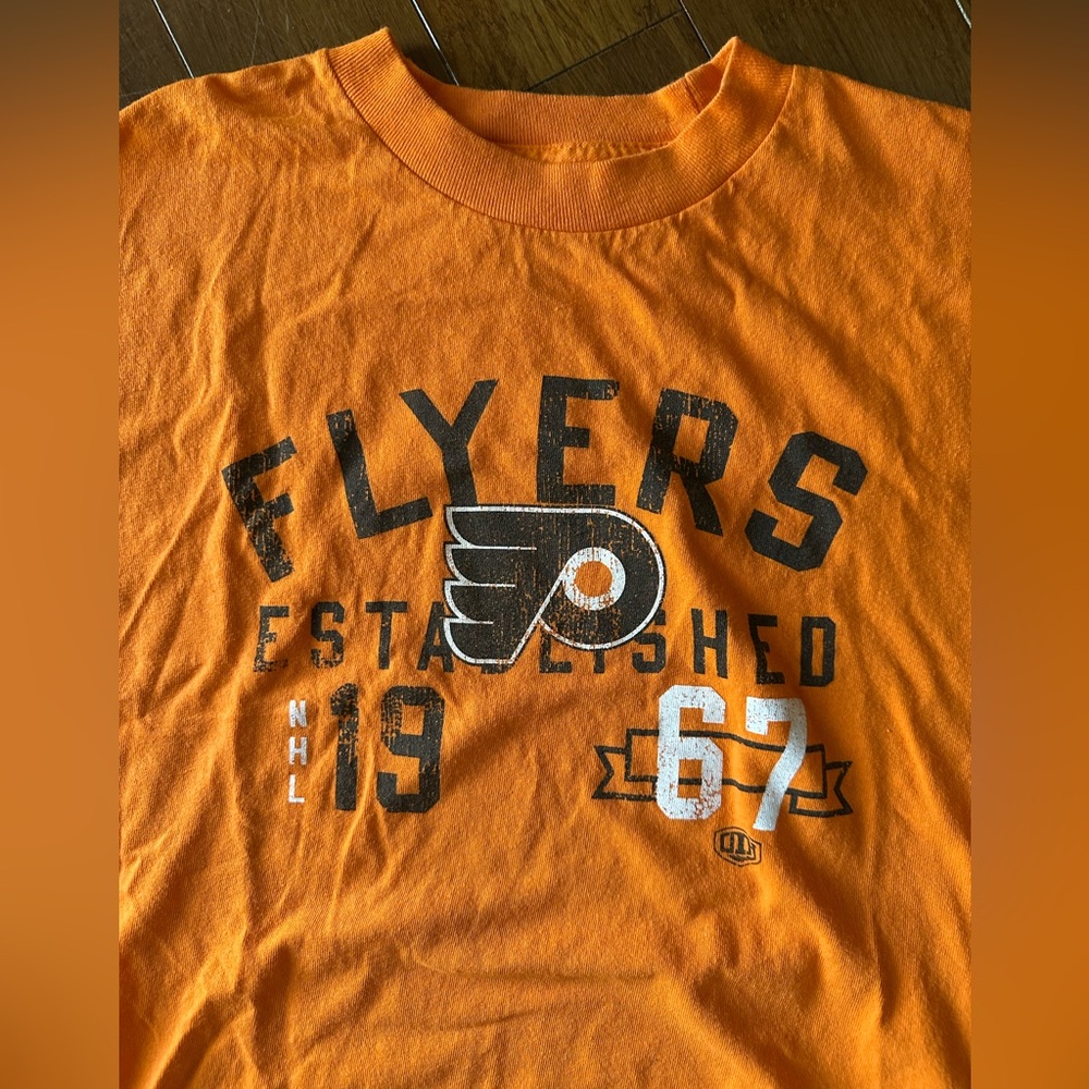 Philadelphia Flyers Hockey Orange and Black Graphic T-Shirt Size M